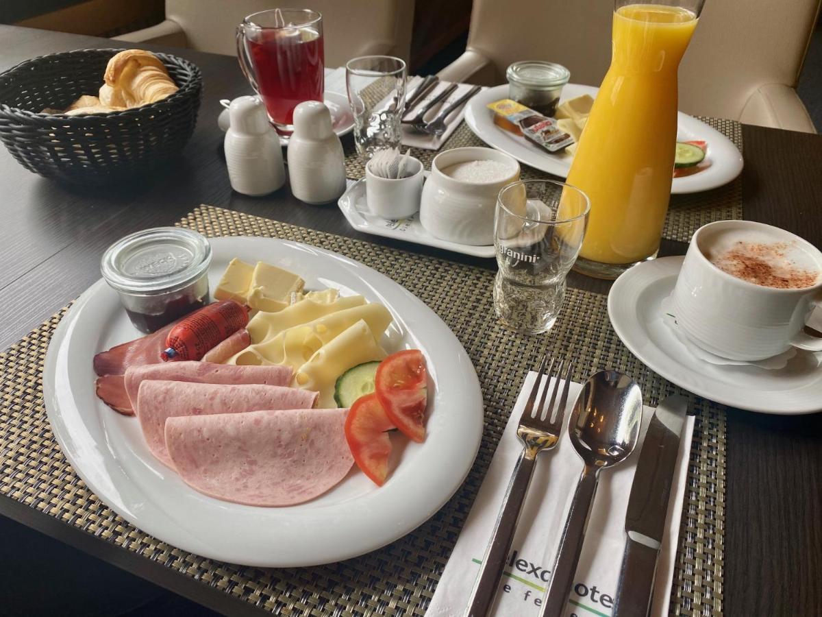 Relexa Waldhotel Schatten Stuttgart Ngoại thất bức ảnh