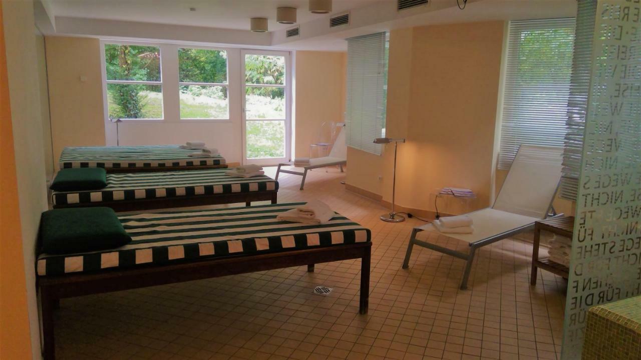 Relexa Waldhotel Schatten Stuttgart Ngoại thất bức ảnh